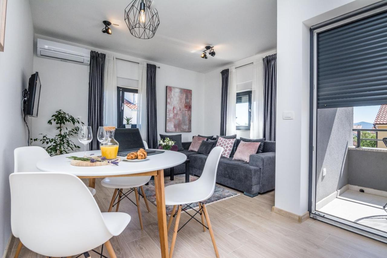 זאדאר Apartments Maella מראה חיצוני תמונה