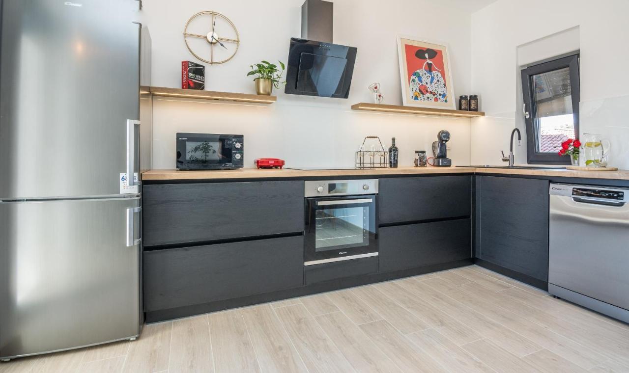 זאדאר Apartments Maella מראה חיצוני תמונה