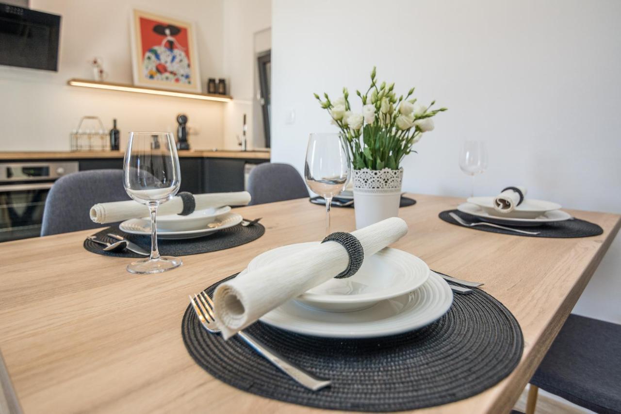 זאדאר Apartments Maella מראה חיצוני תמונה