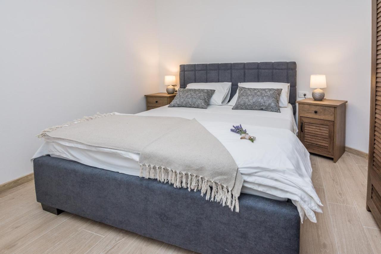 זאדאר Apartments Maella מראה חיצוני תמונה