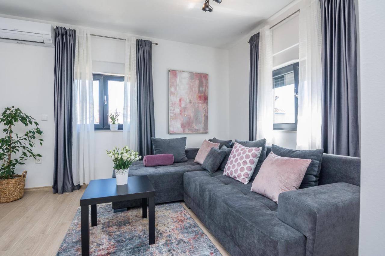 זאדאר Apartments Maella מראה חיצוני תמונה