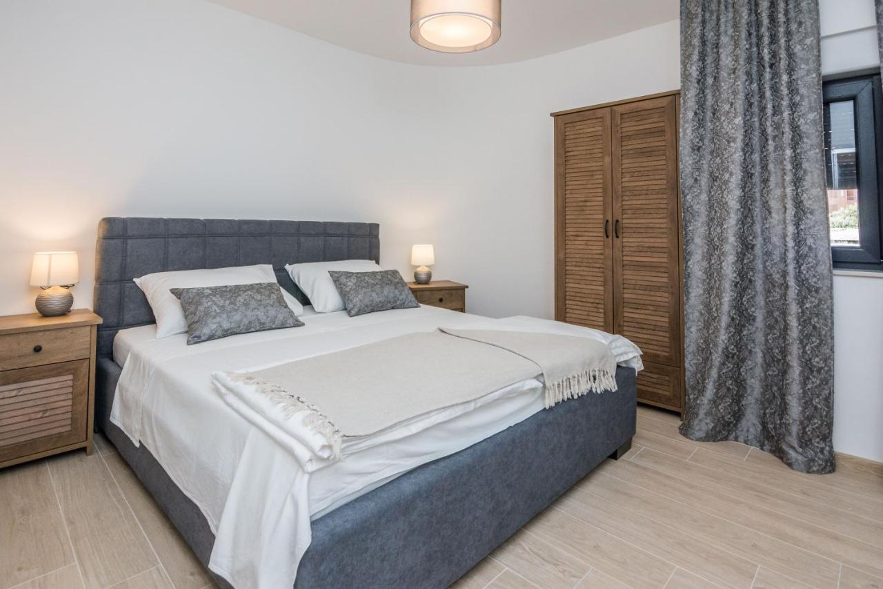 זאדאר Apartments Maella מראה חיצוני תמונה